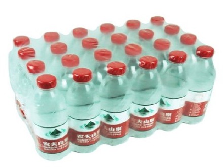 <b>农夫山泉饮用天然水550ml1*24瓶整箱装</b>